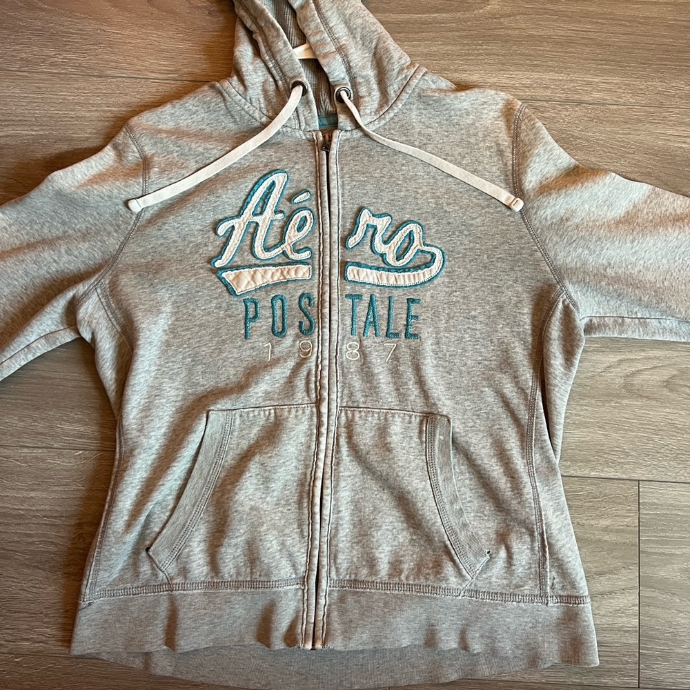 AÉROPOSTALE-LIGHT GREY W/ LIGHT BLUE EMBROIDERY